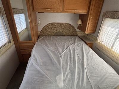 2002 WINNEBAGO SIGHTSEER 30B   - Photo 4 - Albuquerque, NM 87108