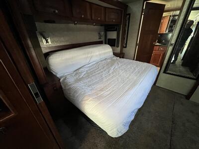 2011 Winnebago 40CD Tour   - Photo 10 - Albuquerque, NM 87108
