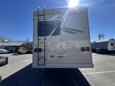 2017 Winnebago SUNSTAR 27PE   - Photo 5 - Albuquerque, NM 87108