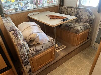 2005 «make» Snow River 906  Overhead camper - Photo 7 - Albuquerque, NM 87108