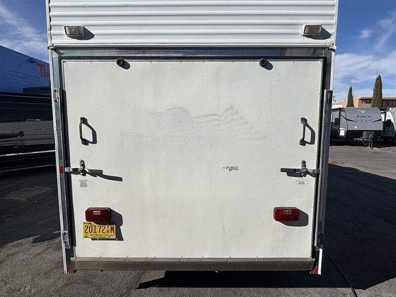 2002 FORESTRIVER 21FB ALL AMERICAN SPORT toy hauler - Photo 4 - Albuquerque, NM 87108