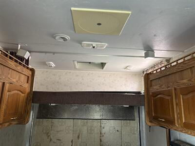2002 FORESTRIVER 21FB ALL AMERICAN SPORT toy hauler - Photo 8 - Albuquerque, NM 87108