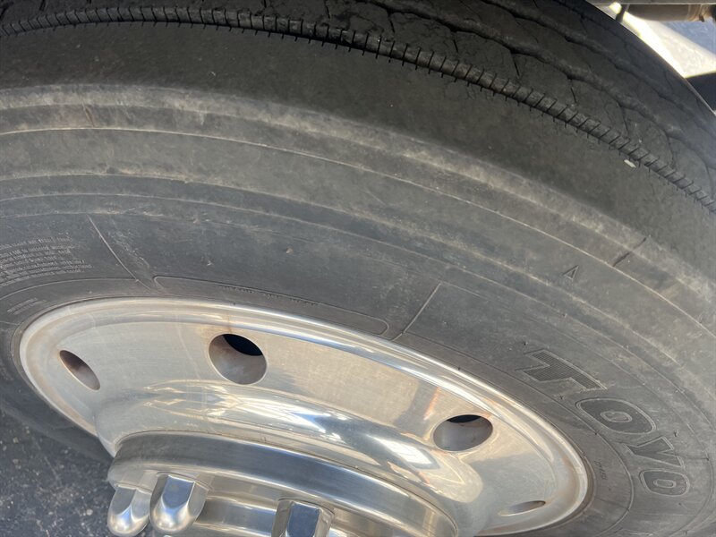 2012 Itasca Suncruiser 35P - Photo 9 - Albuquerque, NM 87108