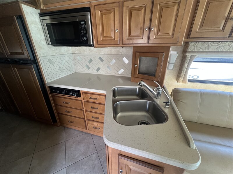 2012 Itasca Suncruiser 35P - Photo 23 - Albuquerque, NM 87108