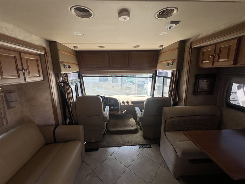 2012 Itasca Suncruiser 35P - Photo 22 - Albuquerque, NM 87108