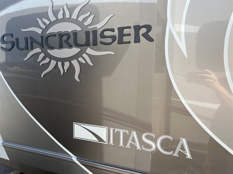 2012 Itasca Suncruiser 35P - Photo 11 - Albuquerque, NM 87108