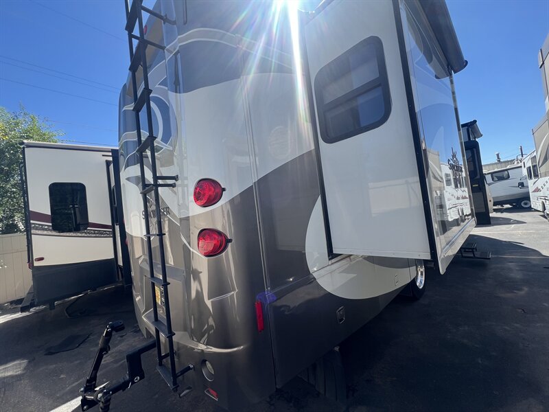 2012 Itasca Suncruiser 35P - Photo 12 - Albuquerque, NM 87108