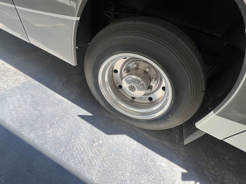 2012 Itasca Suncruiser 35P - Photo 15 - Albuquerque, NM 87108