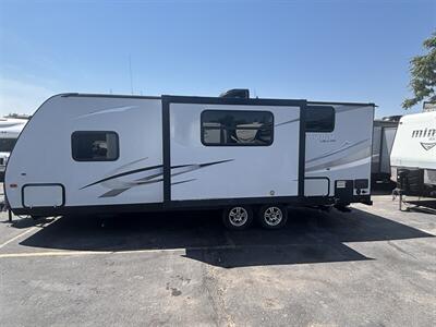 2014 Winnebago Remington TRAVEL TRAILER Sedan