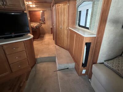 2012 HOLIDAY RAMBLER 31FS3 ALUMA-LITE   - Photo 3 - Albuquerque, NM 87108