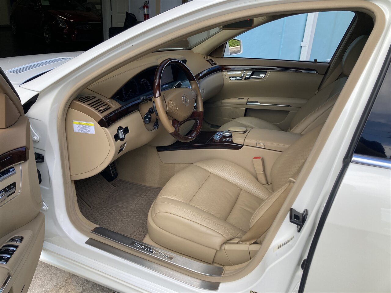 2011 Mercedes-Benz S 550 4MATIC - Photo 14 - Stuart, FL 34997