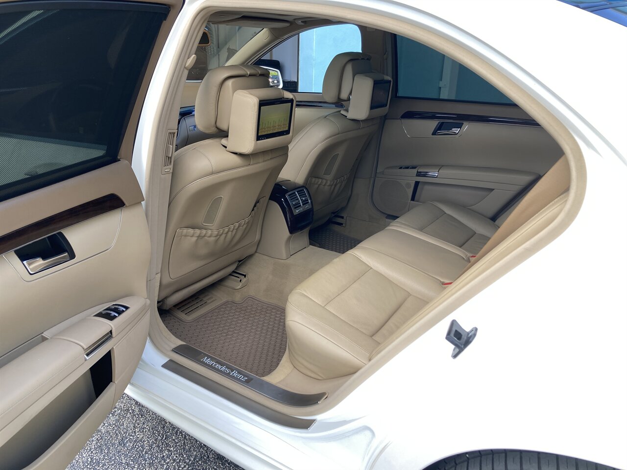 2011 Mercedes-Benz S 550 4MATIC - Photo 17 - Stuart, FL 34997