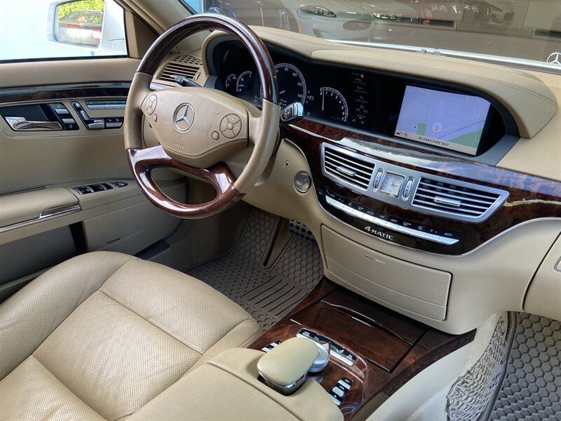 2011 Mercedes-Benz S 550 4MATIC  