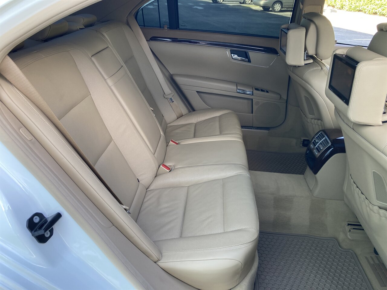 2011 Mercedes-Benz S 550 4MATIC - Photo 20 - Stuart, FL 34997