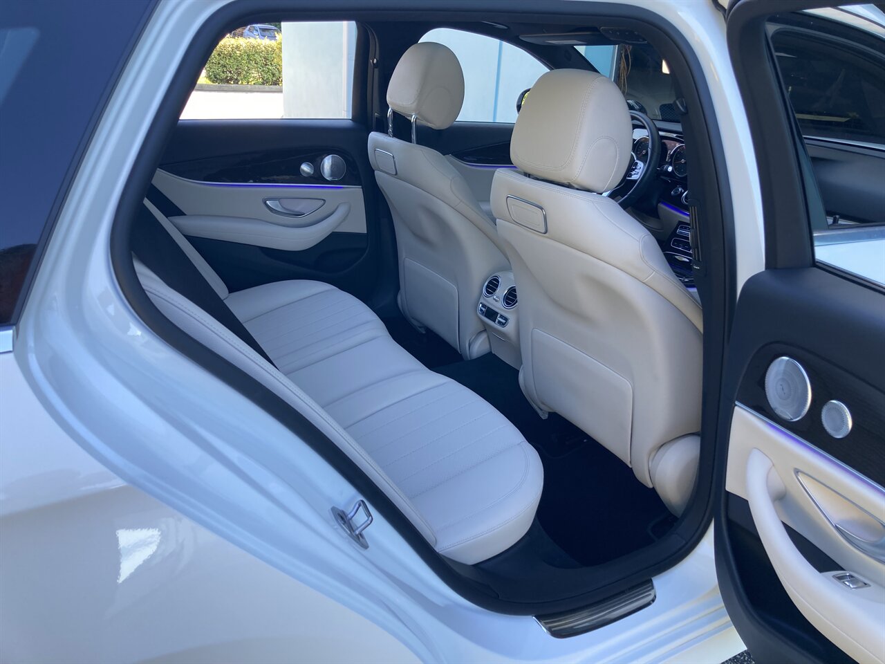 2019 Mercedes-Benz E 450 4MATIC   - Photo 19 - Stuart, FL 34997