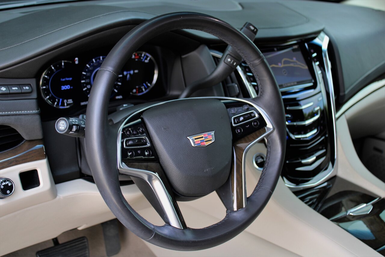 2018 Cadillac Escalade Luxury   - Photo 26 - Stuart, FL 34997