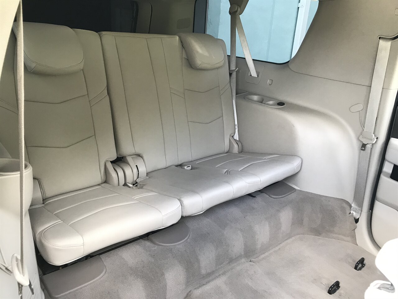 2019 Cadillac Escalade ESV Luxury   - Photo 18 - Stuart, FL 34997