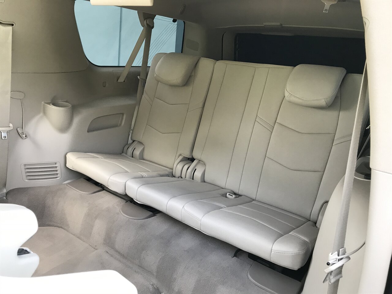 2019 Cadillac Escalade ESV Luxury   - Photo 17 - Stuart, FL 34997