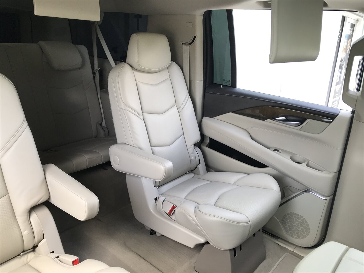 2019 Cadillac Escalade ESV Luxury   - Photo 19 - Stuart, FL 34997