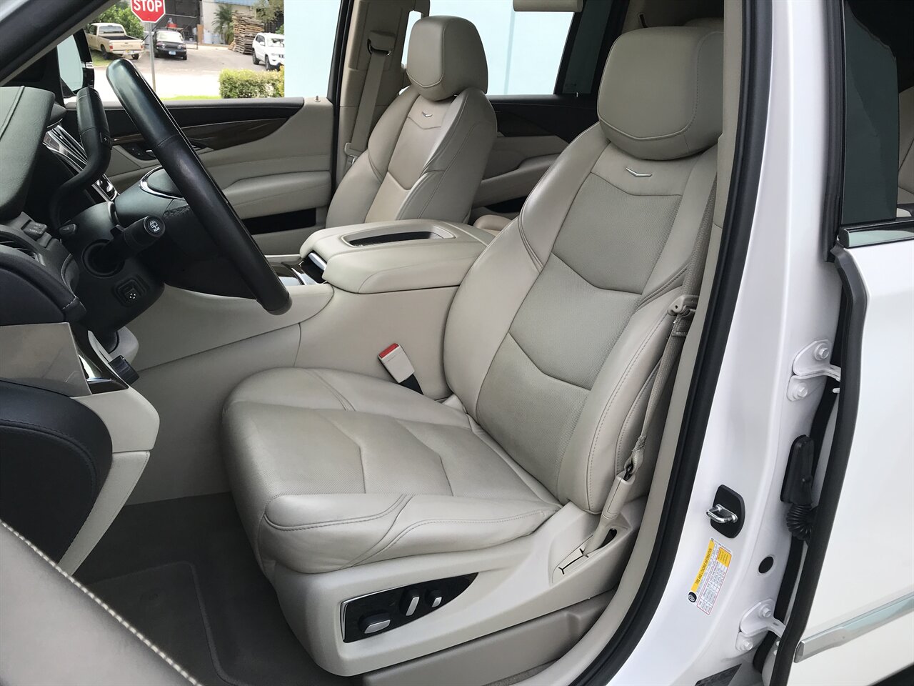 2019 Cadillac Escalade ESV Luxury   - Photo 15 - Stuart, FL 34997