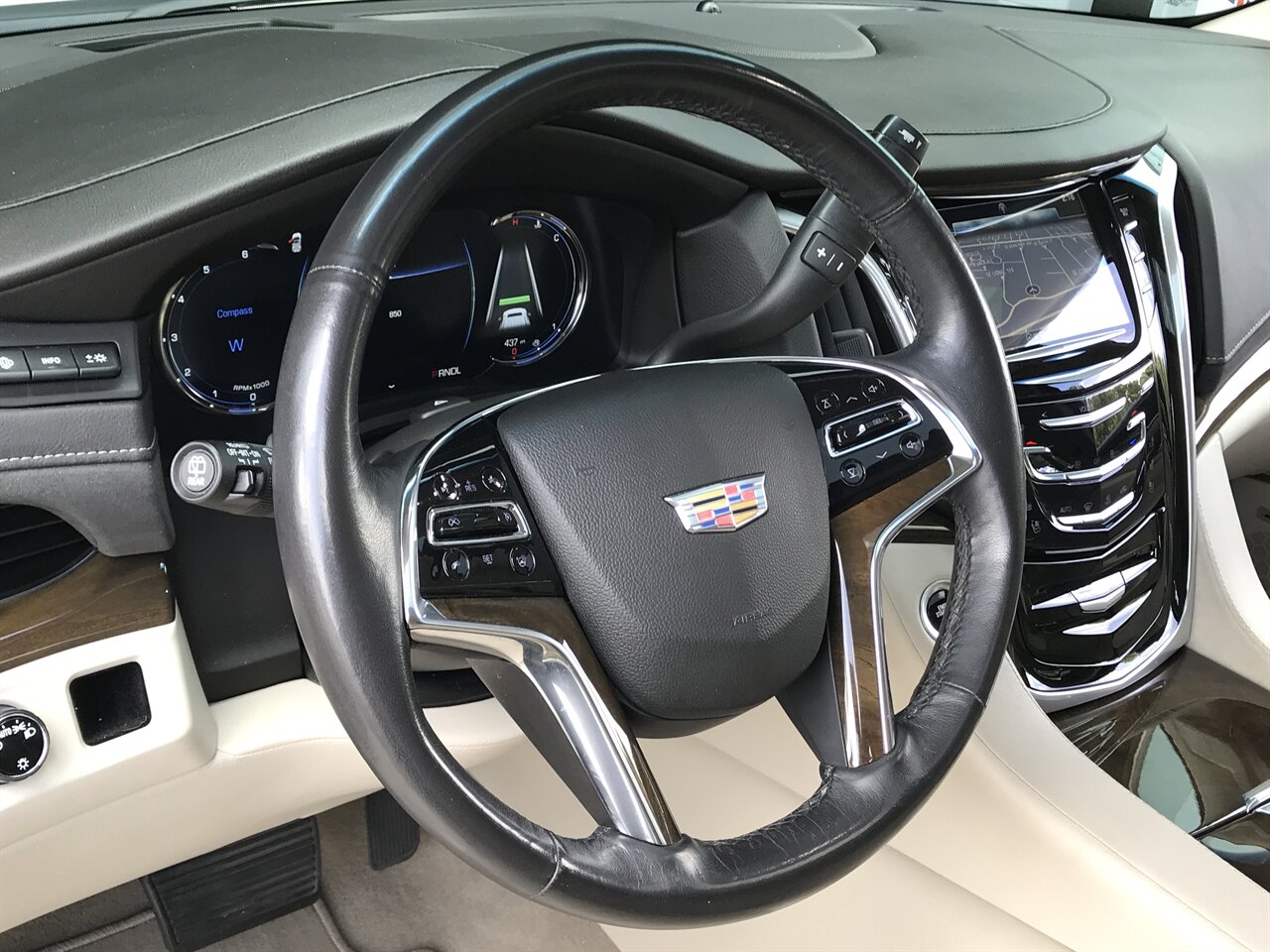 2019 Cadillac Escalade ESV Luxury   - Photo 36 - Stuart, FL 34997