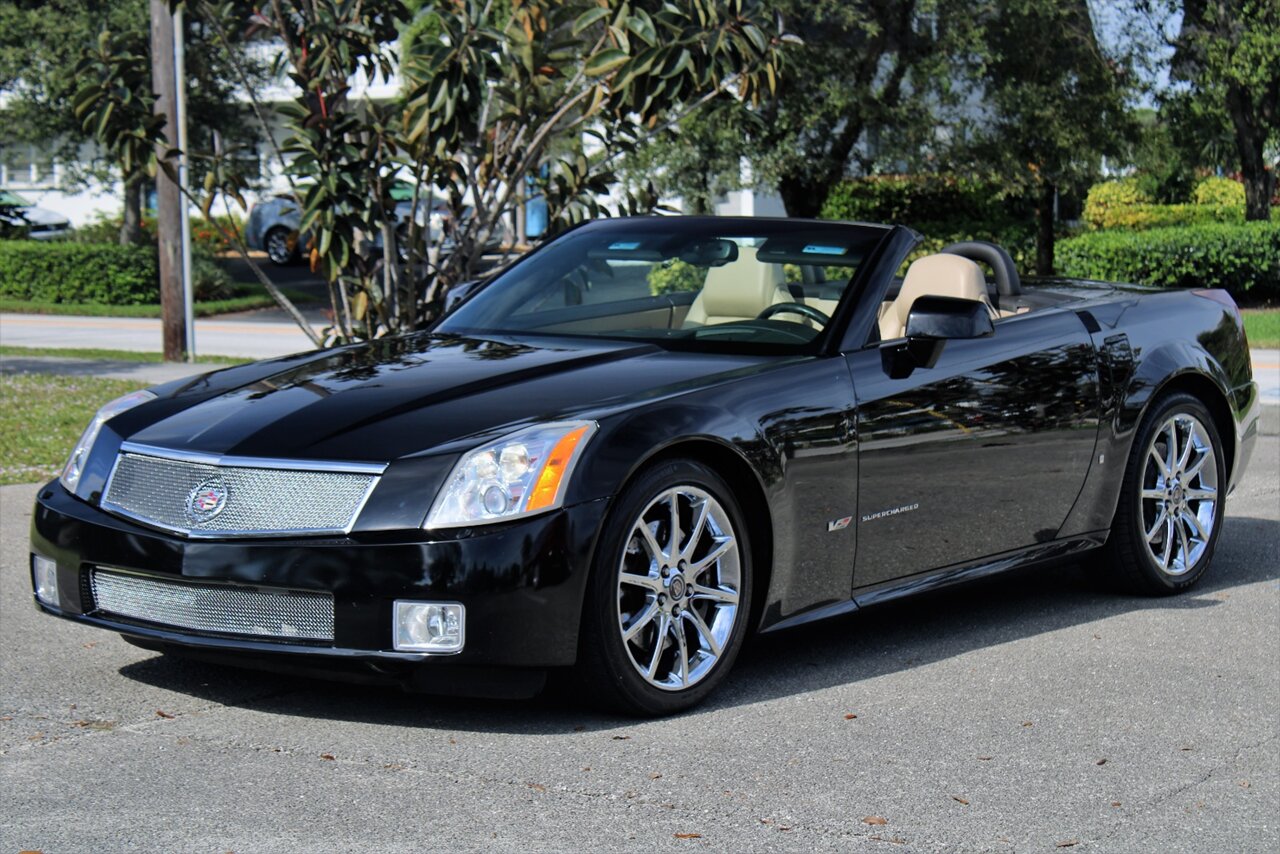 2008 Cadillac XLR-V   - Photo 10 - Stuart, FL 34997