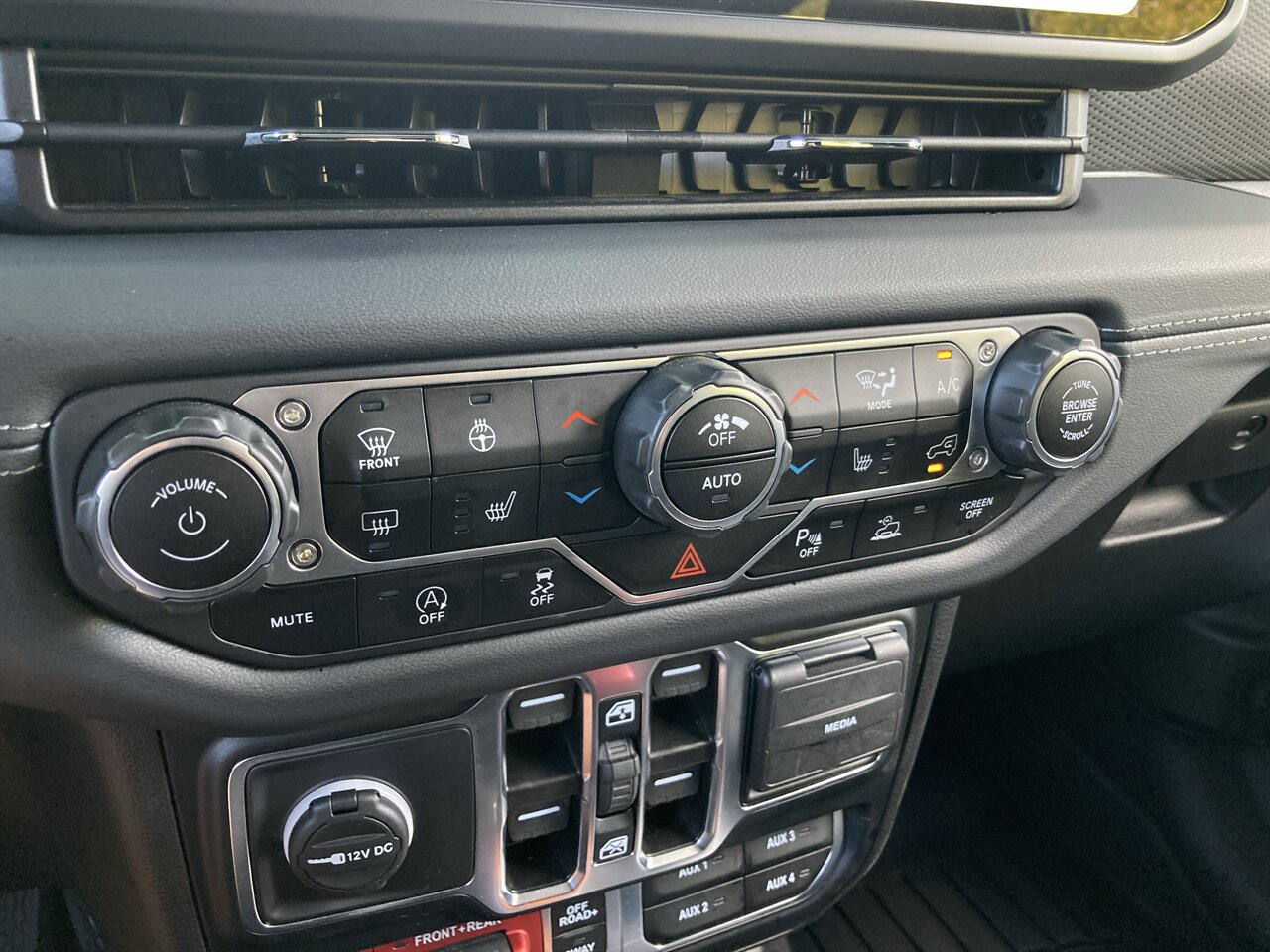 2024 Jeep Wrangler Rubicon - Photo 29 - Stuart, FL 34997