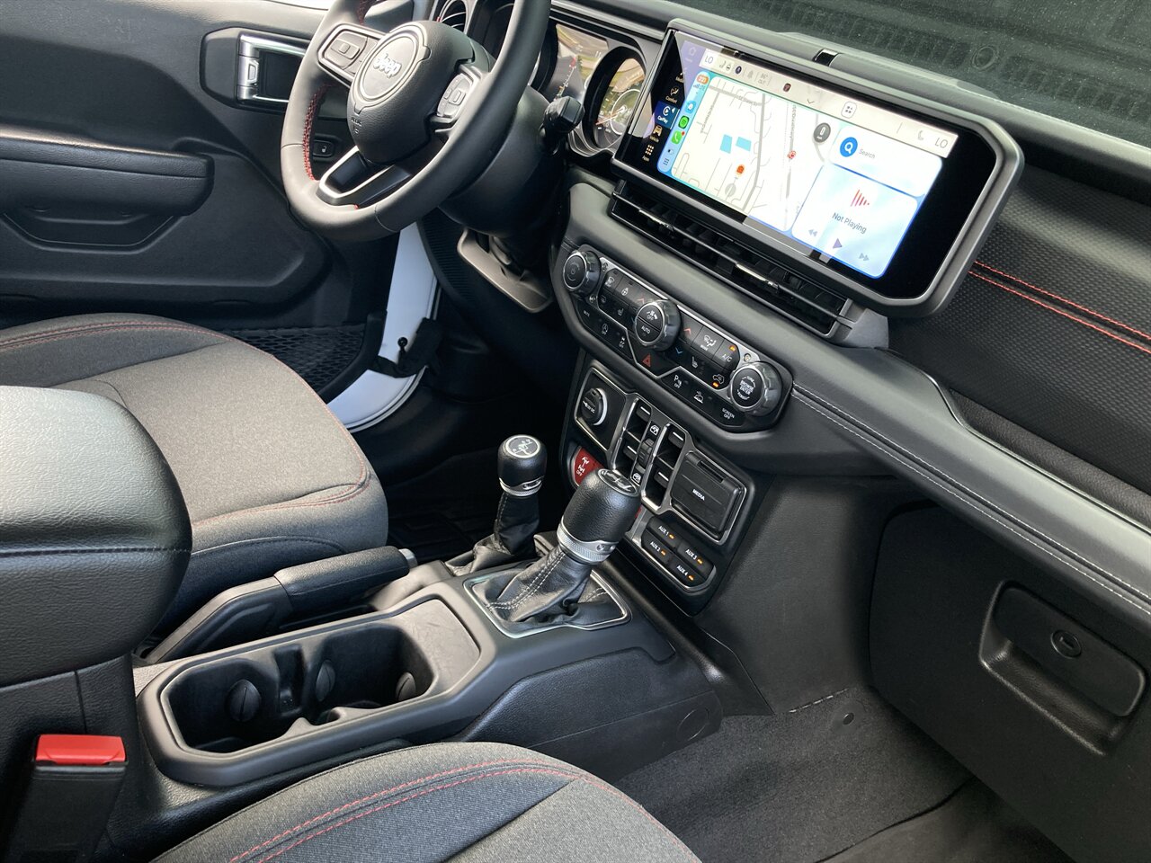 2024 Jeep Wrangler Rubicon - Photo 32 - Stuart, FL 34997