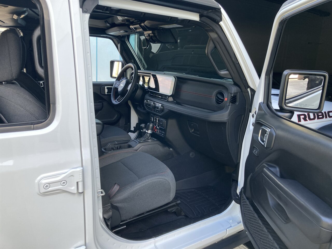 2024 Jeep Wrangler Rubicon - Photo 21 - Stuart, FL 34997