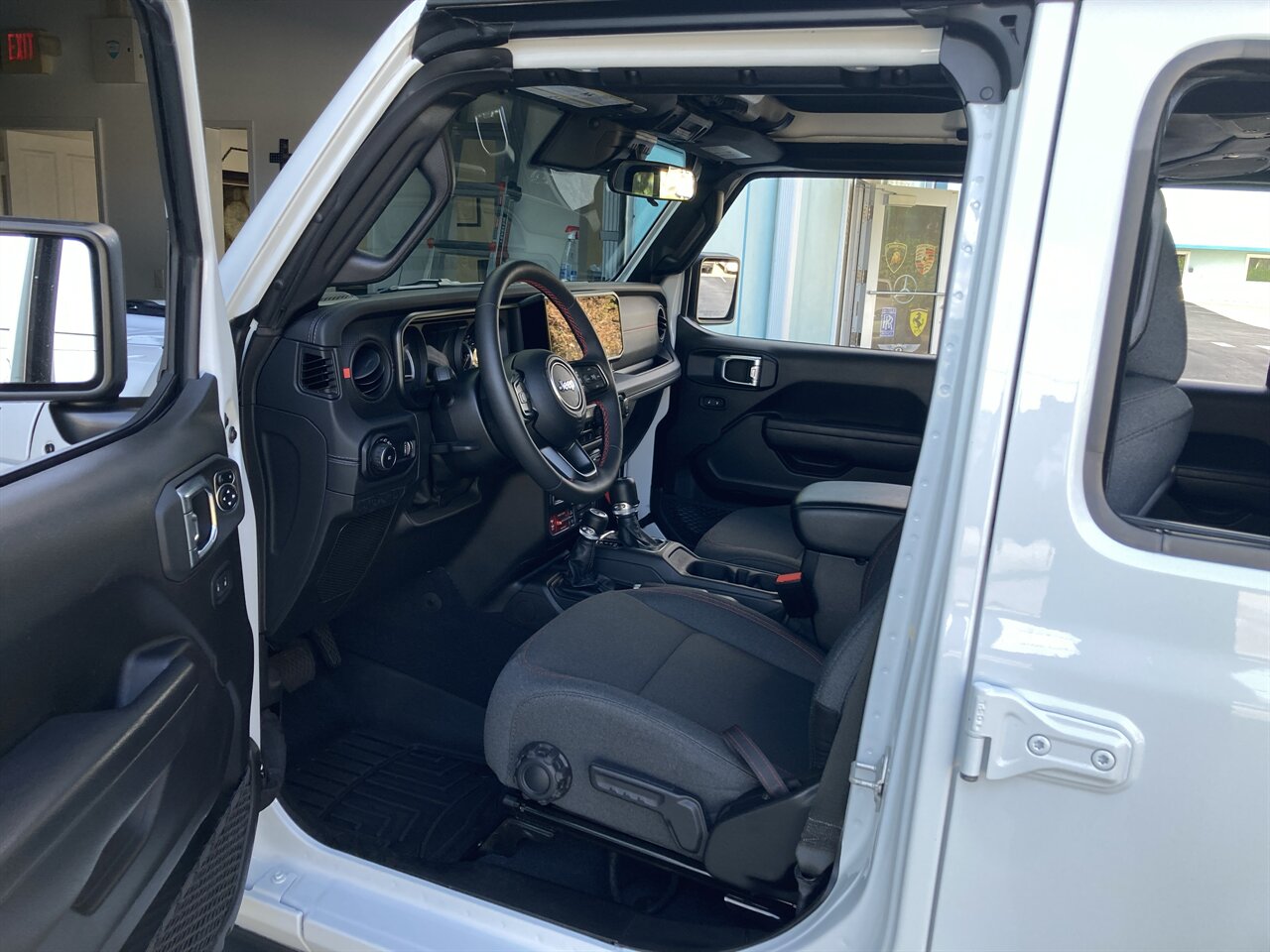 2024 Jeep Wrangler Rubicon - Photo 14 - Stuart, FL 34997