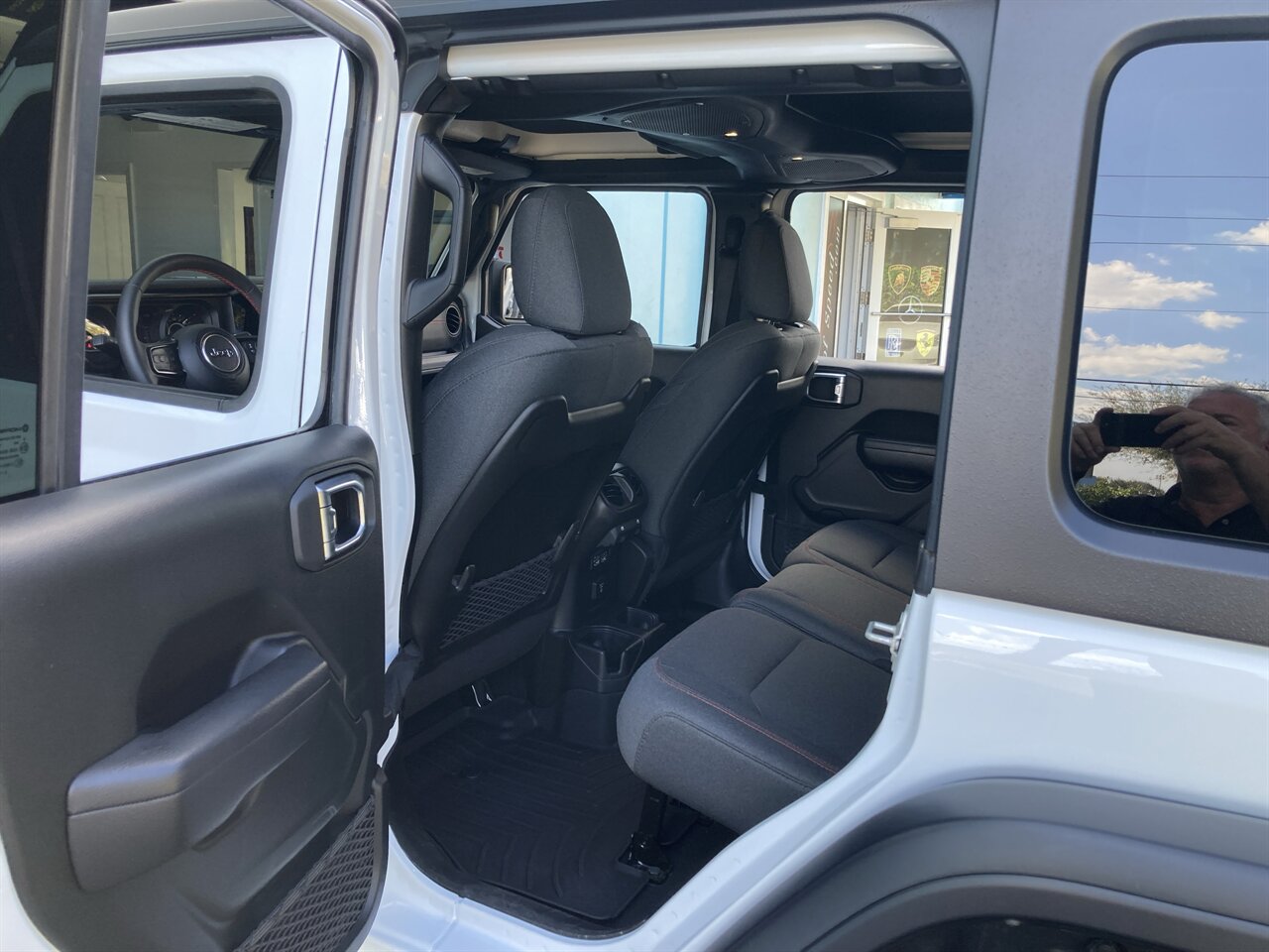 2024 Jeep Wrangler Rubicon - Photo 16 - Stuart, FL 34997