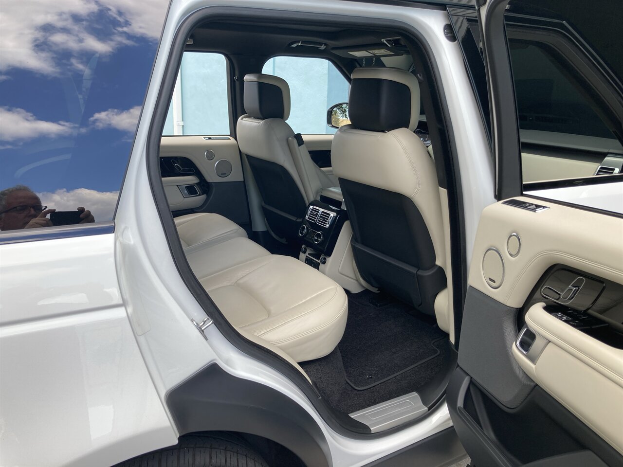 2019 Land Rover Range Rover Supercharged - Photo 19 - Stuart, FL 34997