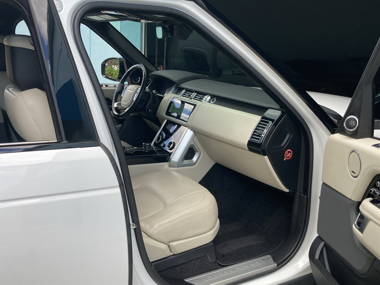 2019 Land Rover Range Rover Supercharged - Photo 21 - Stuart, FL 34997