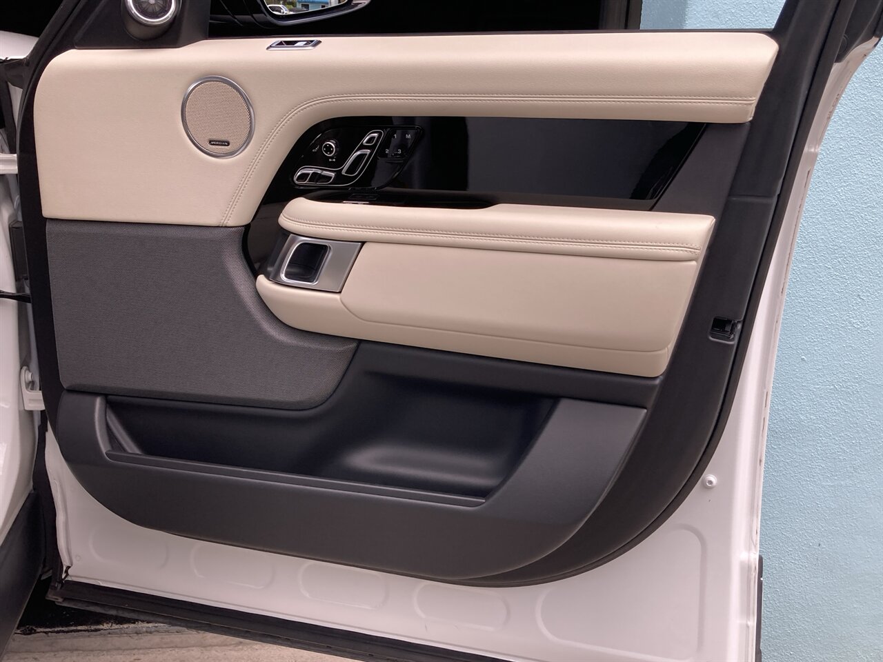 2019 Land Rover Range Rover Supercharged - Photo 35 - Stuart, FL 34997