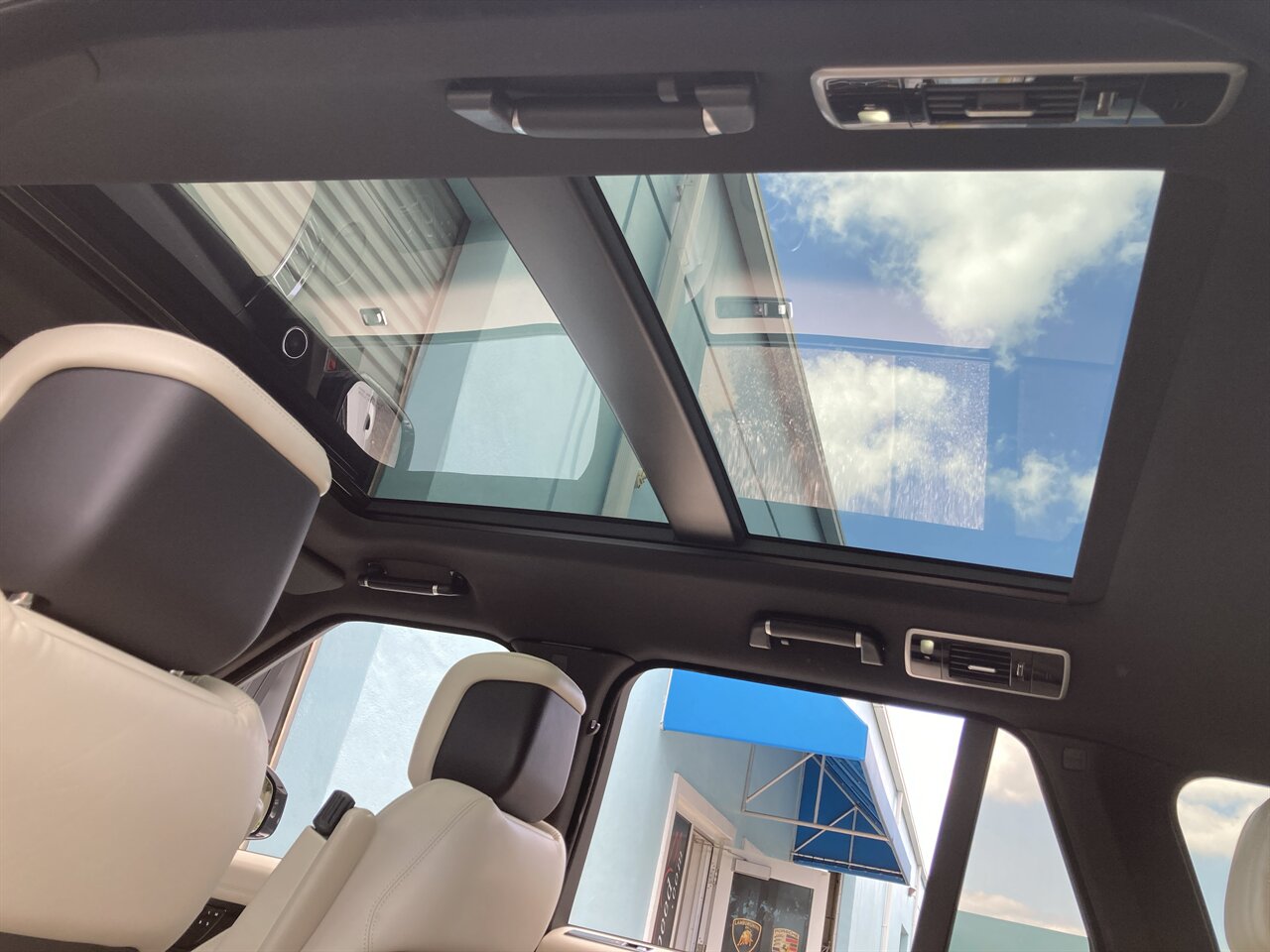 2019 Land Rover Range Rover Supercharged - Photo 33 - Stuart, FL 34997