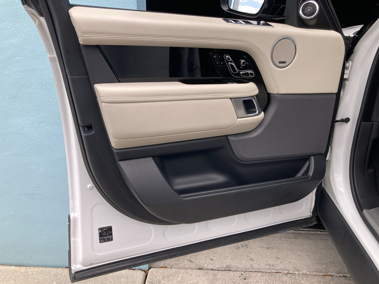 2019 Land Rover Range Rover Supercharged - Photo 34 - Stuart, FL 34997