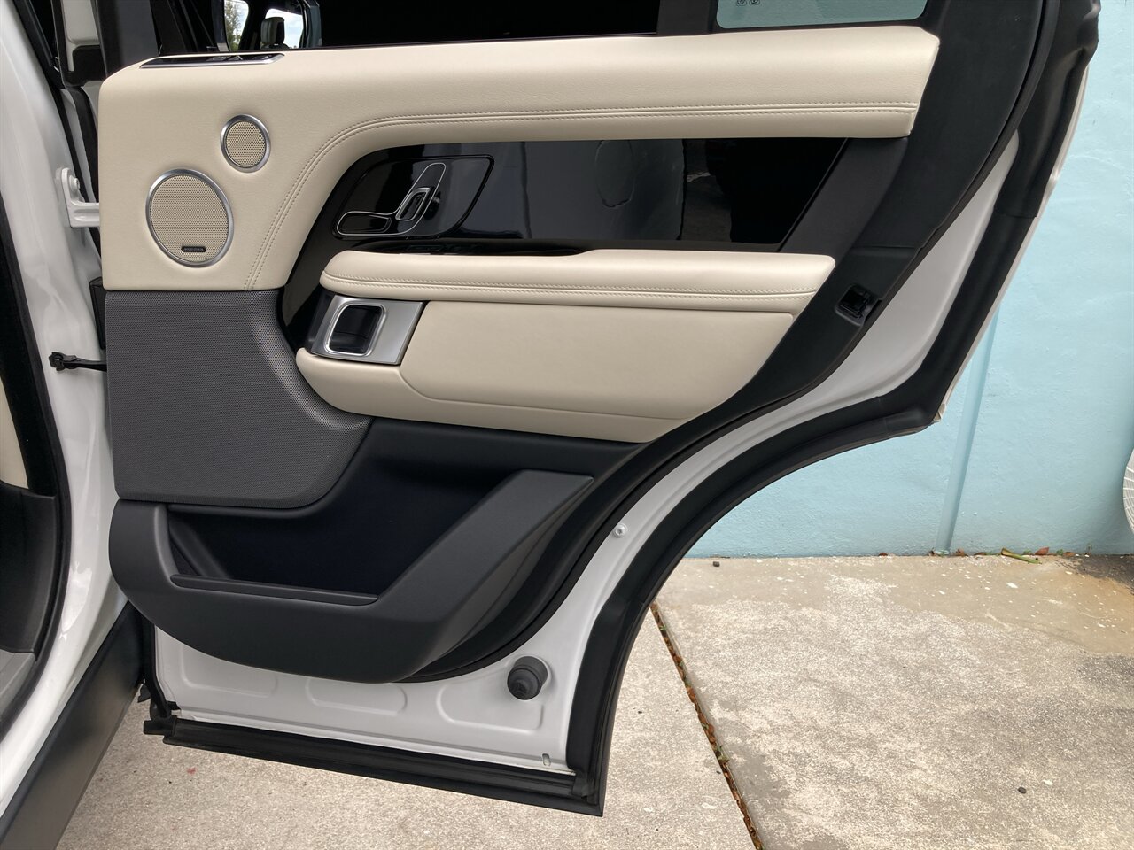 2019 Land Rover Range Rover Supercharged - Photo 37 - Stuart, FL 34997