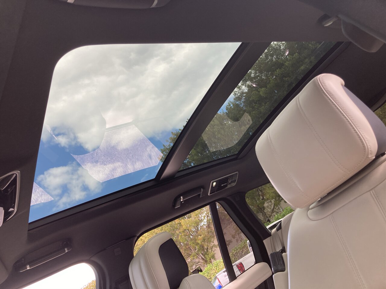 2019 Land Rover Range Rover Supercharged - Photo 32 - Stuart, FL 34997