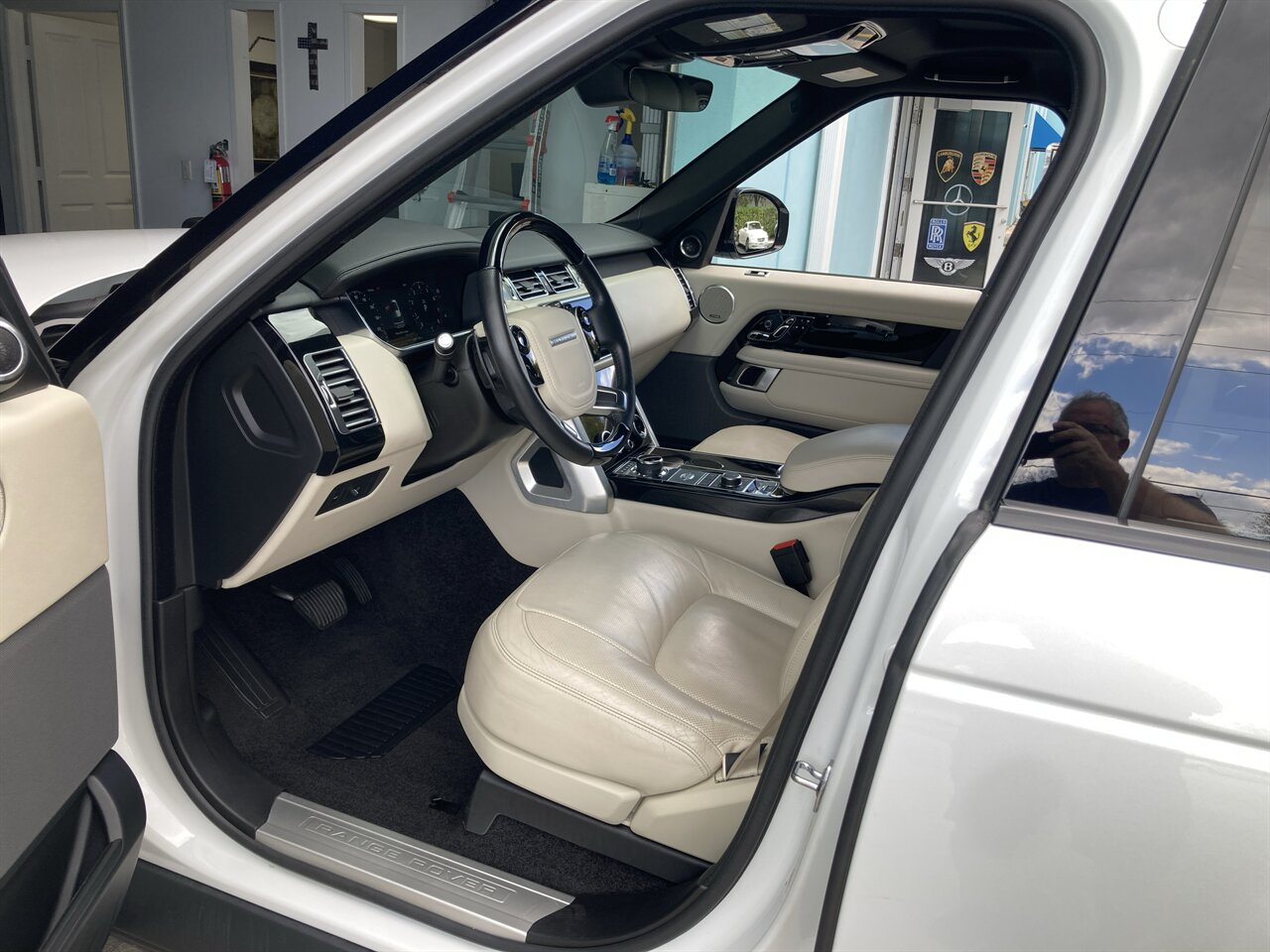 2019 Land Rover Range Rover Supercharged - Photo 14 - Stuart, FL 34997