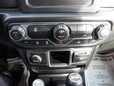 2022 Jeep Wrangler Sport S  4x4 - Photo 29 - Mishawaka, IN 46545