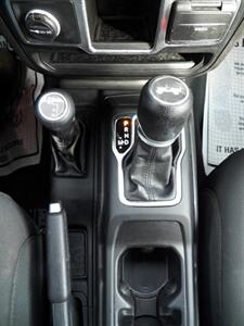 2022 Jeep Wrangler Sport S  4x4 - Photo 30 - Mishawaka, IN 46545