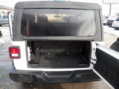 2022 Jeep Wrangler Sport S  4x4 - Photo 12 - Mishawaka, IN 46545