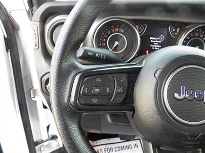 2022 Jeep Wrangler Sport S  4x4 - Photo 17 - Mishawaka, IN 46545