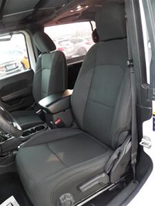 2022 Jeep Wrangler Sport S  4x4 - Photo 10 - Mishawaka, IN 46545