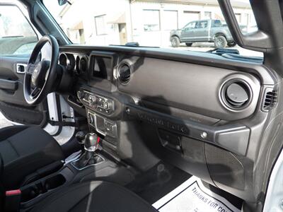 2022 Jeep Wrangler Sport S  4x4 - Photo 15 - Mishawaka, IN 46545