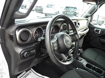 2022 Jeep Wrangler Sport S  4x4 - Photo 9 - Mishawaka, IN 46545