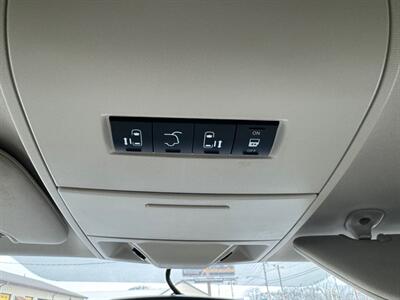 2013 Chrysler Town and Country Touring   - Photo 13 - Mishawaka, IN 46545