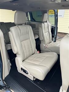 2013 Chrysler Town and Country Touring   - Photo 26 - Mishawaka, IN 46545