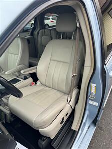 2013 Chrysler Town and Country Touring   - Photo 30 - Mishawaka, IN 46545