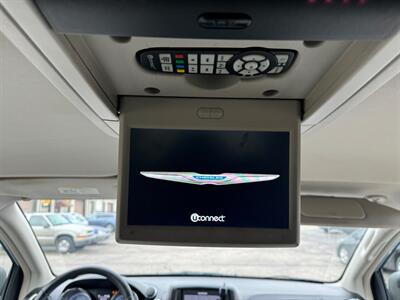 2013 Chrysler Town and Country Touring   - Photo 19 - Mishawaka, IN 46545